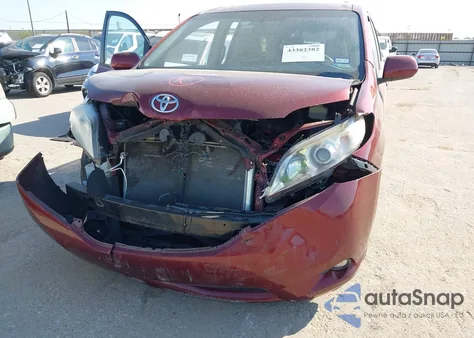 2017 Toyota Sienna Xle 8 Passenger from USA, damaged, VIN 5TDYZ3DC0HS886182